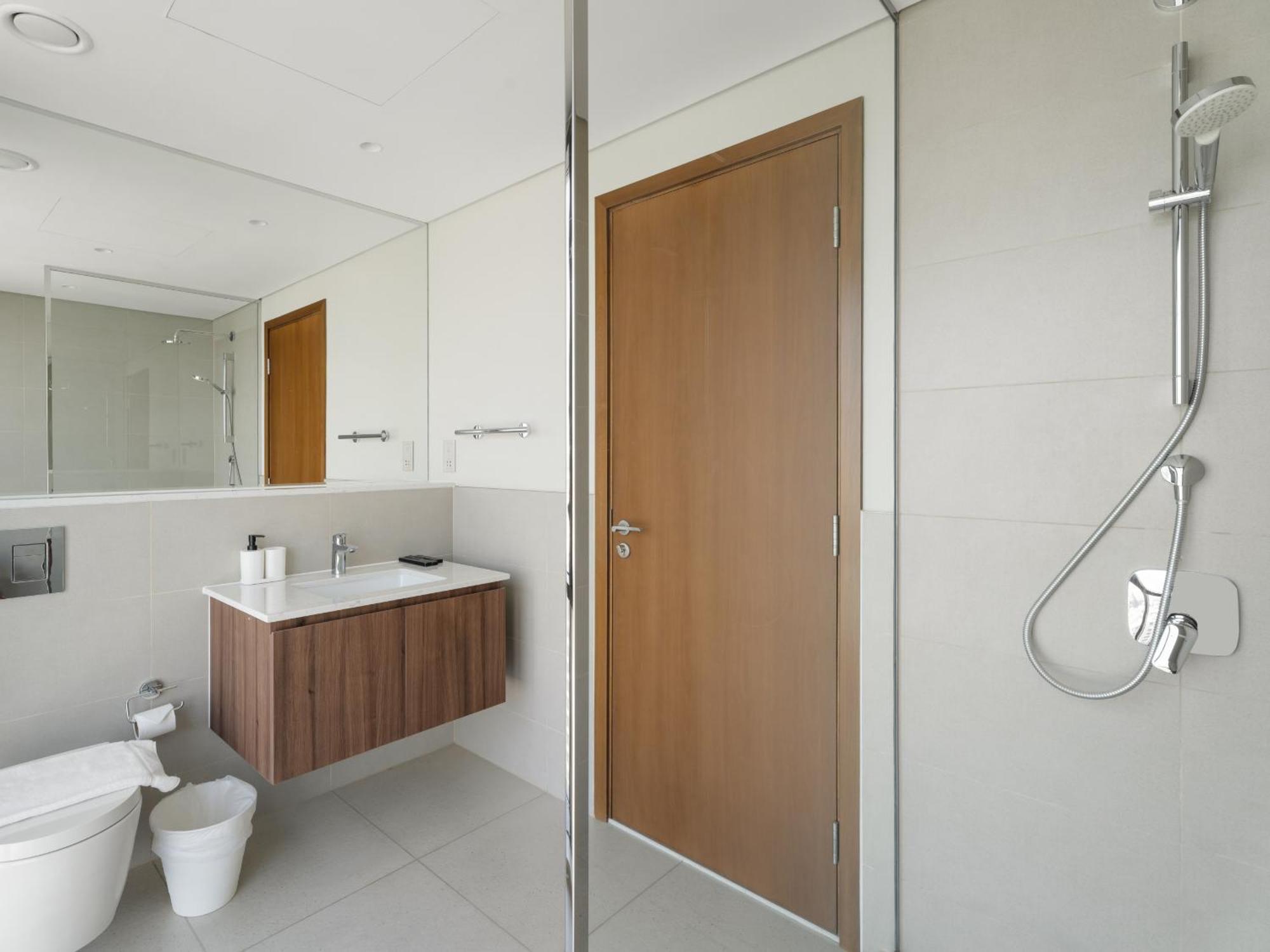 Vida Vista - Luxury 2br Sofa Bed Retreat-19 * Dubai
