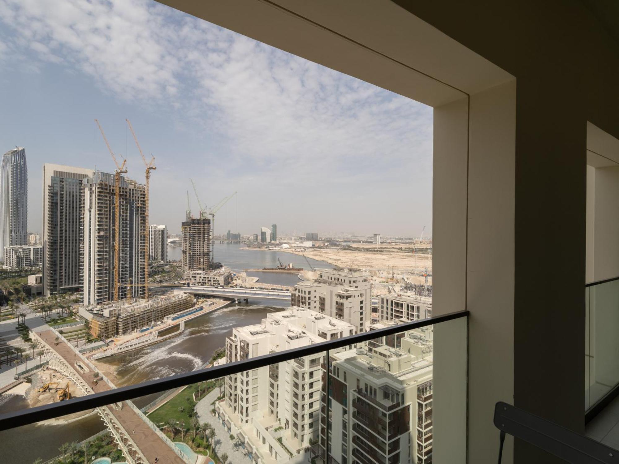 Vida Vista - Luxury 2br Sofa Bed Retreat-19 Dubai